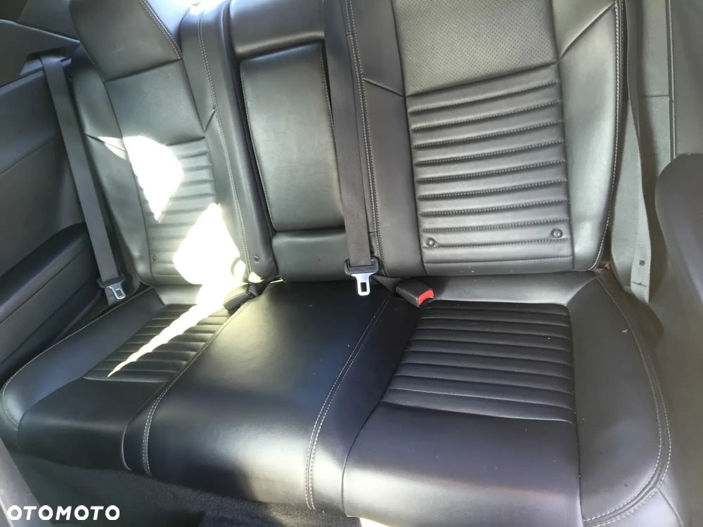 Dodge Challenger - 16