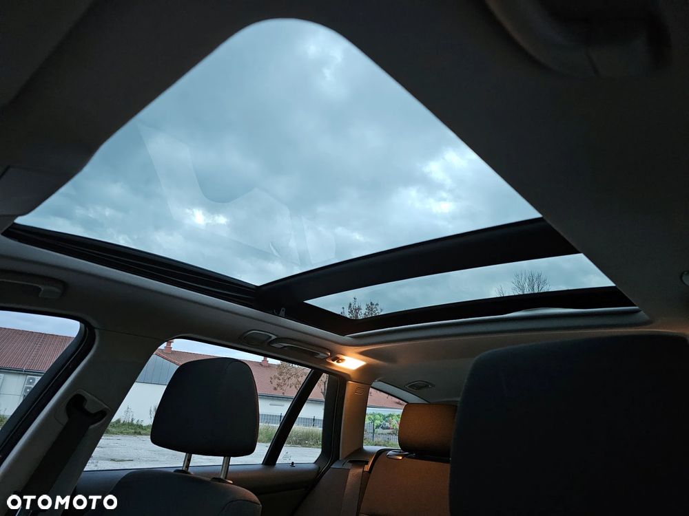 BMW Seria 3 318i - 33