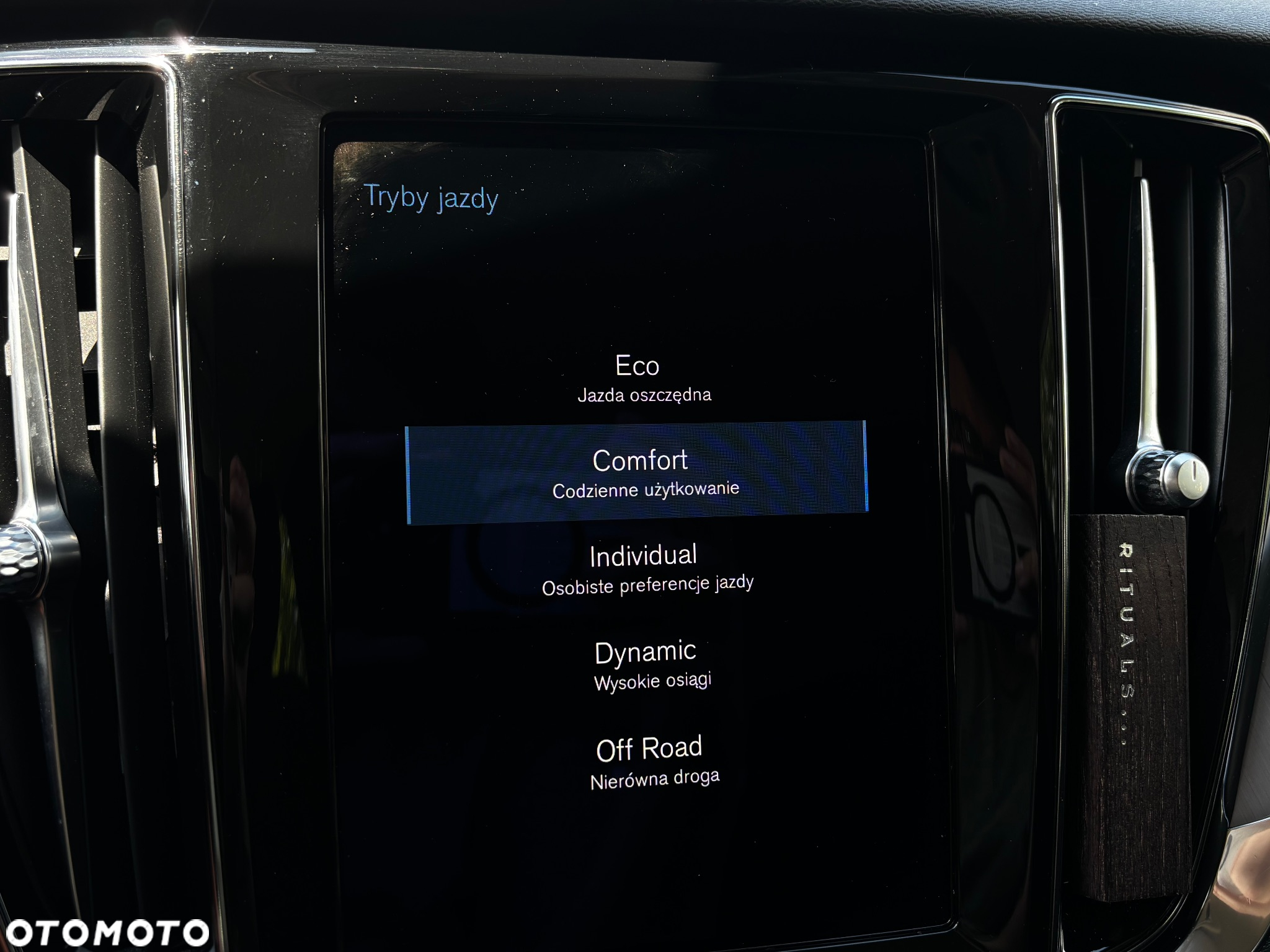 Volvo V60 Cross Country B4 D AWD Plus - 17