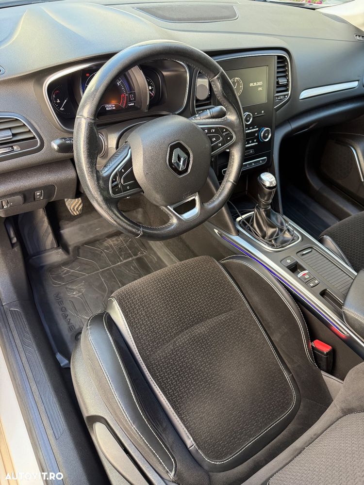 Renault Megane TCe GPF Intens - 11