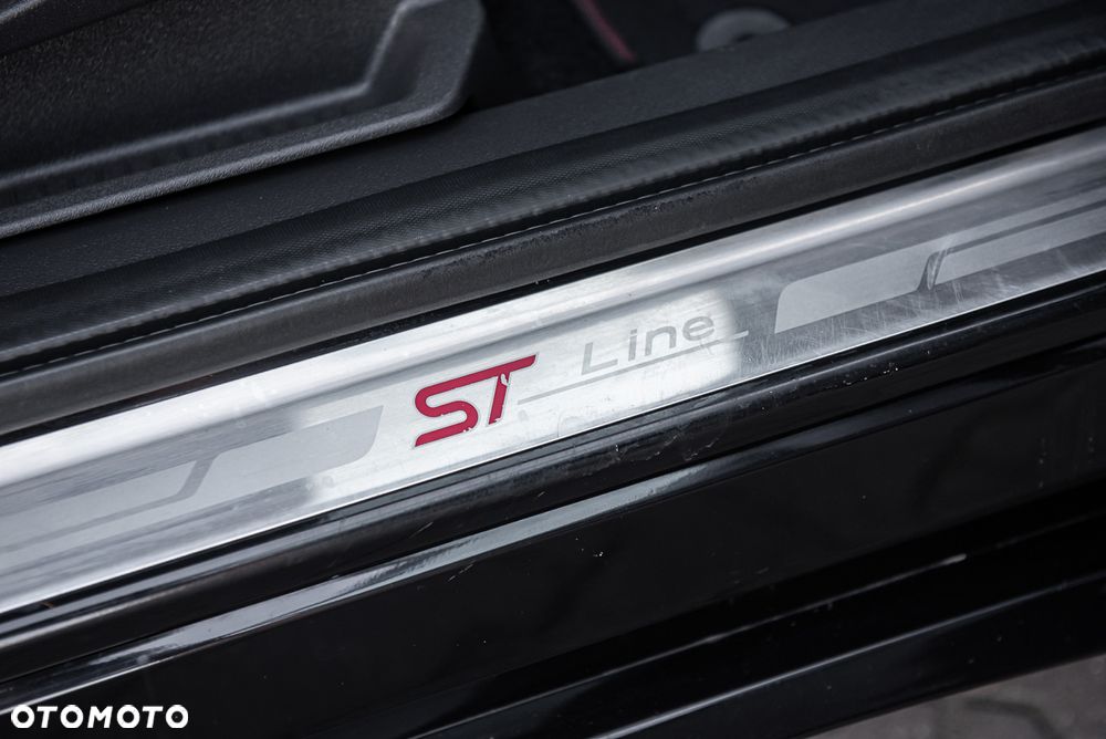 Ford Kuga 2.0 TDCi 4x4 ST-Line - 34