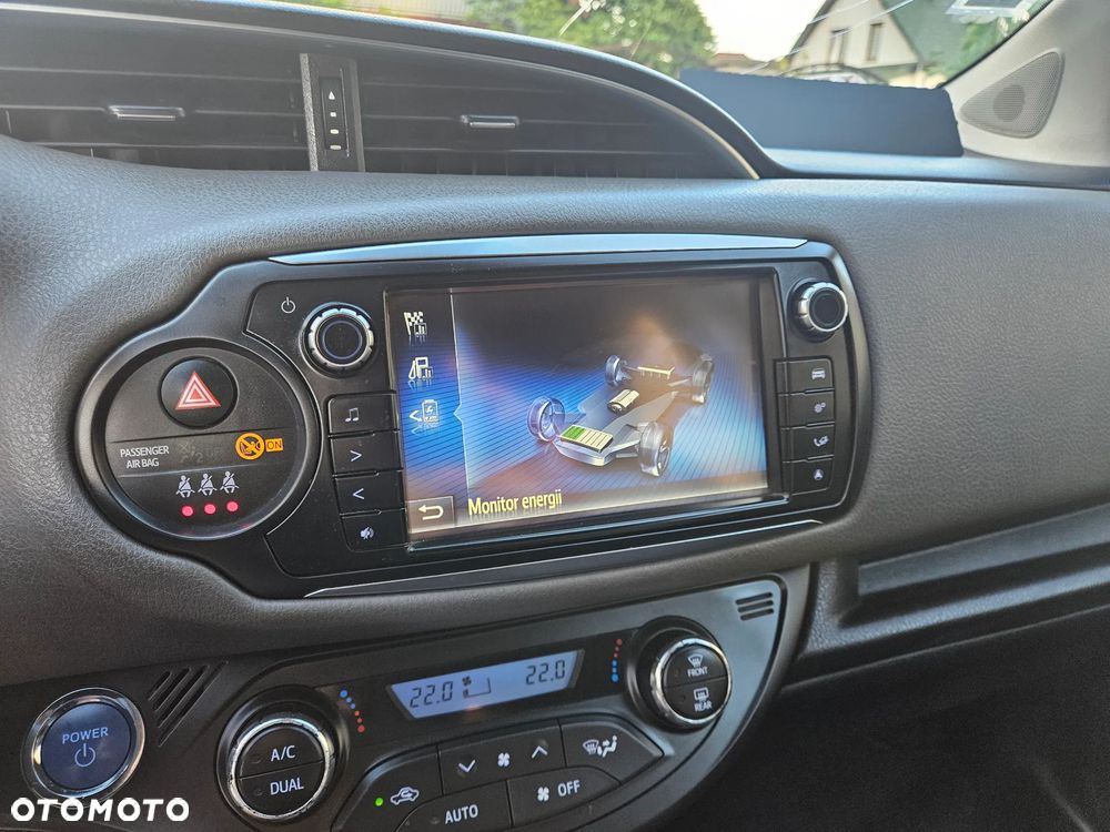 Toyota Yaris Hybrid 100 Active EU6 - 17