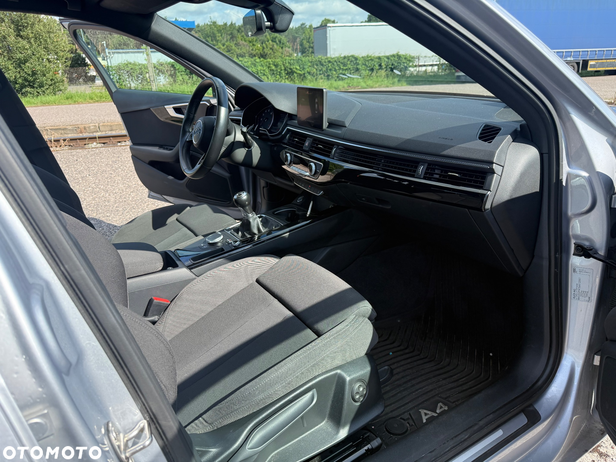 Audi A4 1.4 TFSI Design - 12