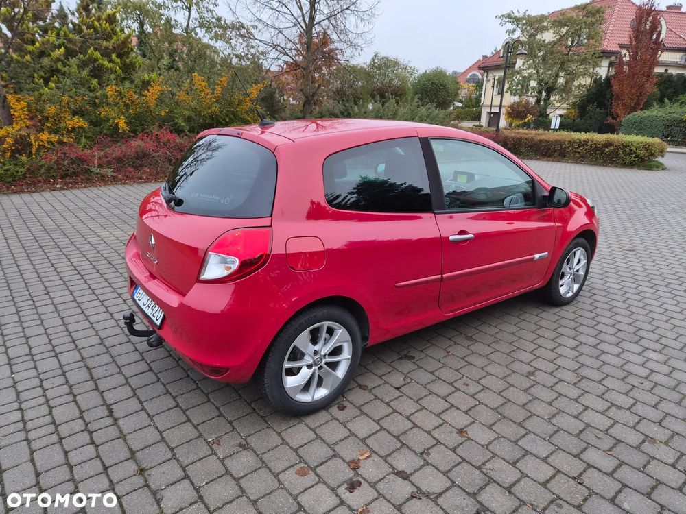 Renault Clio 1.6 16V 110 TomTom Edition - 5