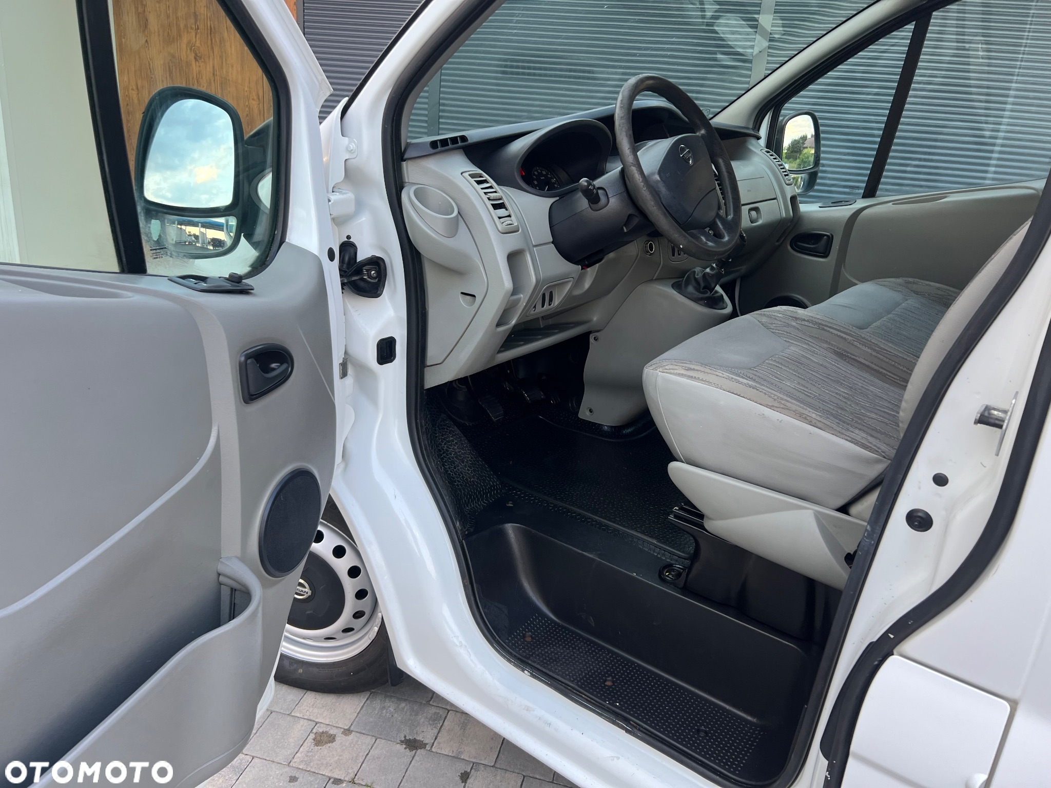 Nissan Primaster - 18
