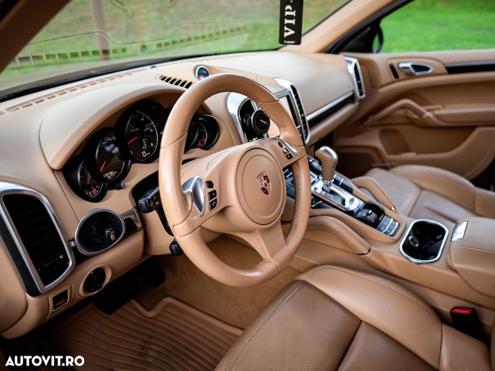 Porsche Cayenne 3.0 L V6 - 10