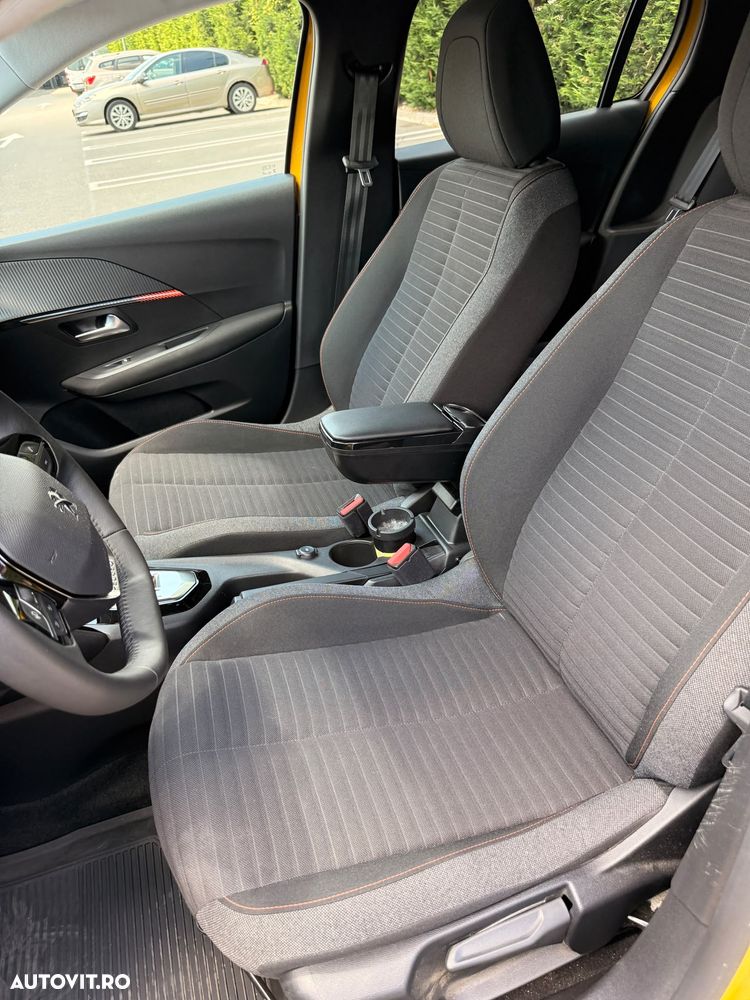 Peugeot 208 - 5