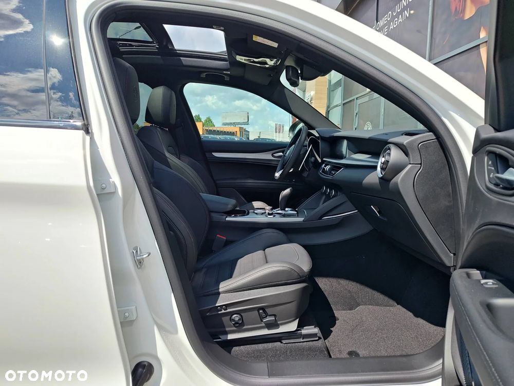 Alfa Romeo Stelvio 2.0 Turbo Veloce Q4 - 12