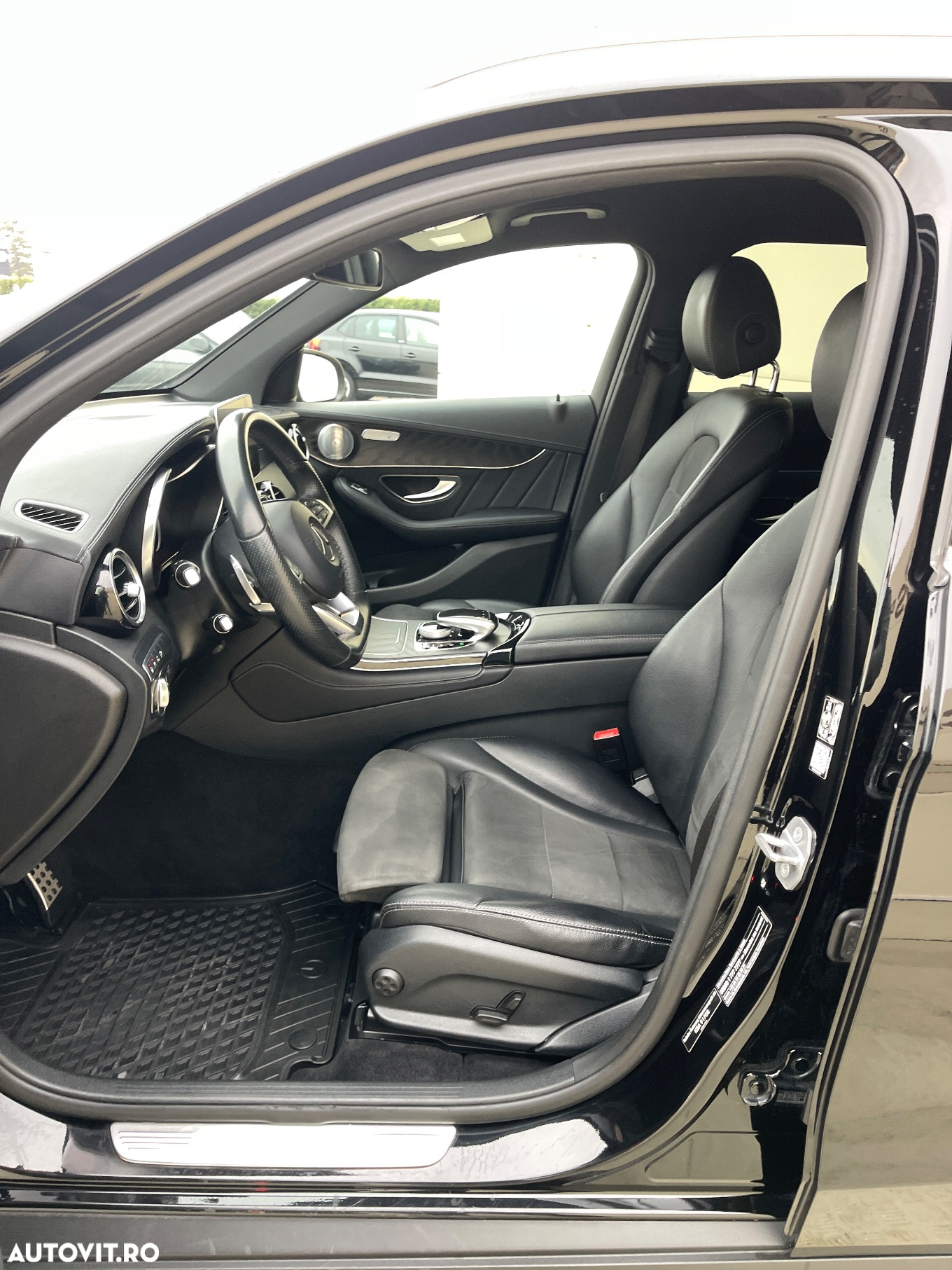 Mercedes-Benz GLC 250 d 4Matic 9G-TRONIC AMG Line - 30