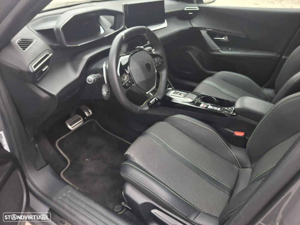Peugeot 2008 1.2 PureTech GT Line EAT8 - 4