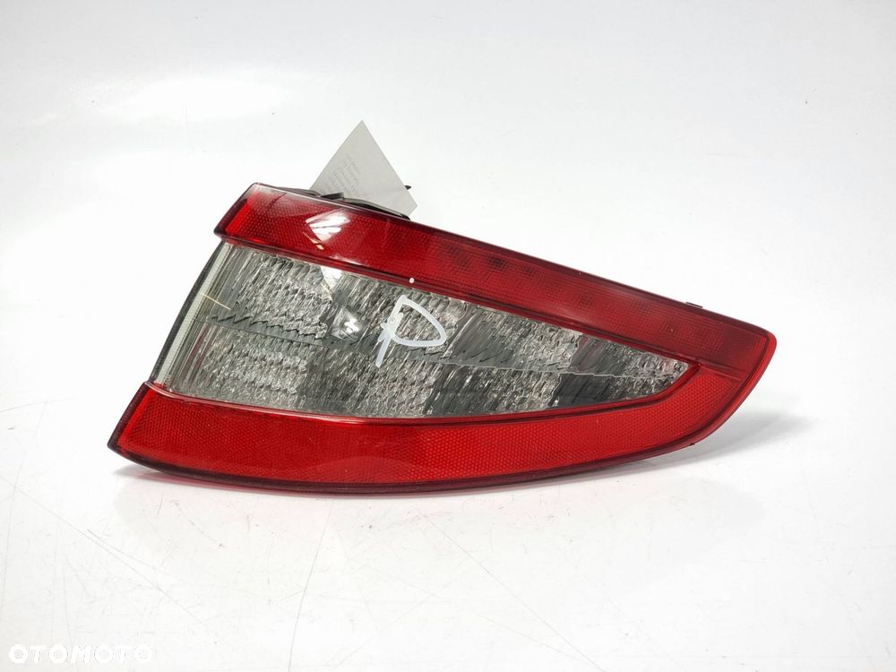 LAMPA PRAWA TYŁ MASERATI GRANTURISMO S - 1