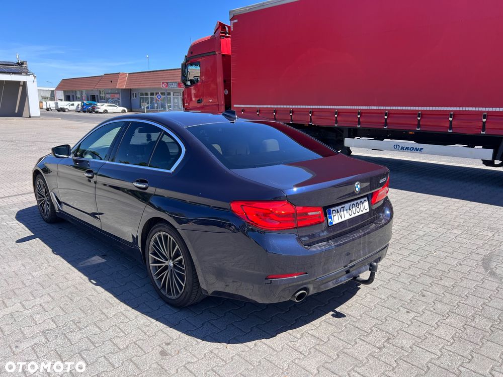 BMW Seria 5 530i Sport Line - 4