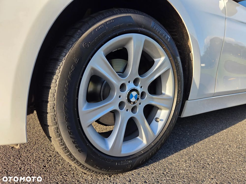 BMW Seria 3 318d xDrive - 30