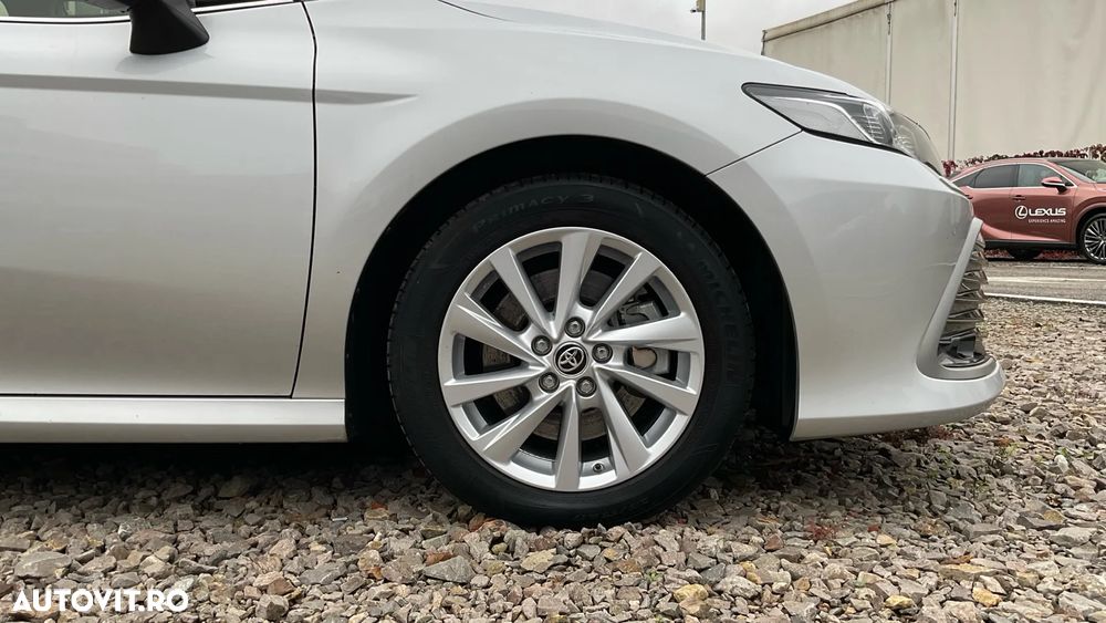 Toyota Camry 2.5 Hybrid Business - 31