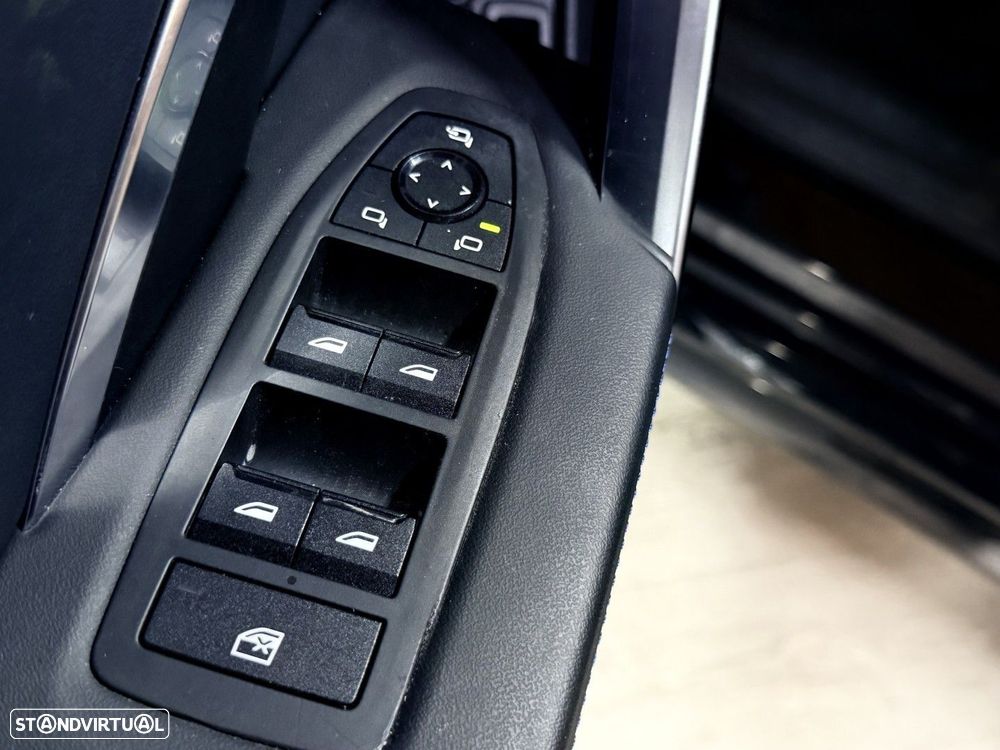 BMW iX1 xDrive30 Pack Desportivo M - 27