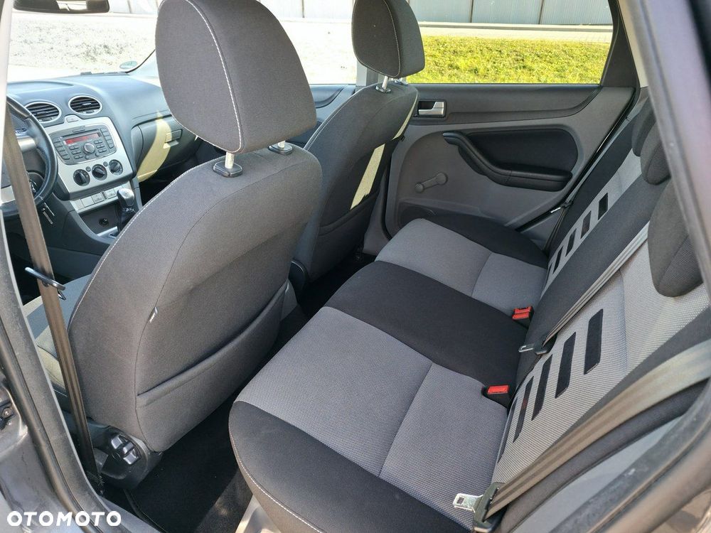 Ford Focus - 8