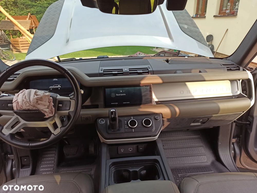 Land Rover Defender 110 P300 X-Dynamic HSE - 14