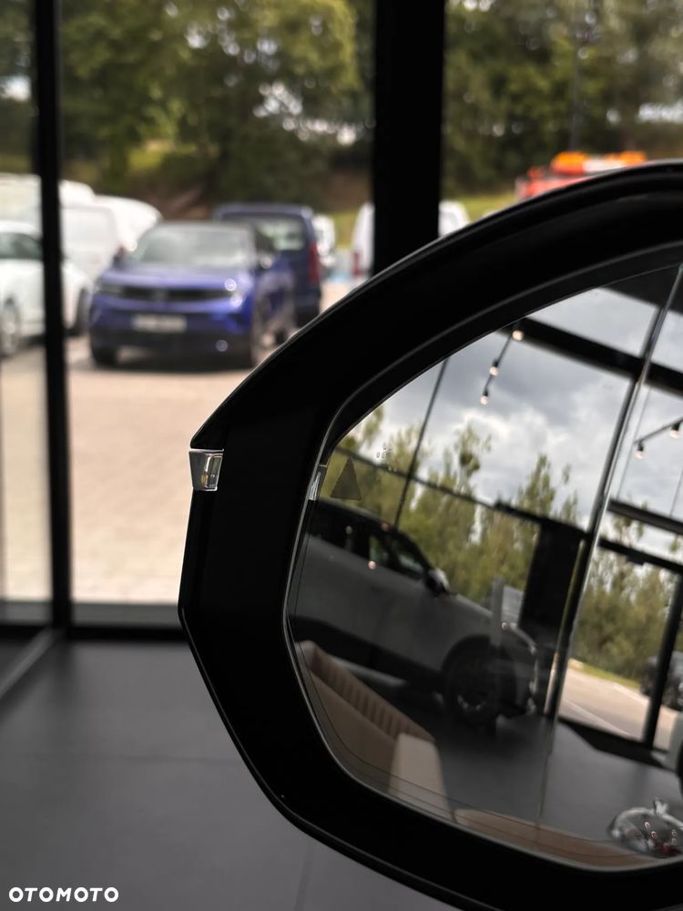 DS Automobiles N°8 - 15