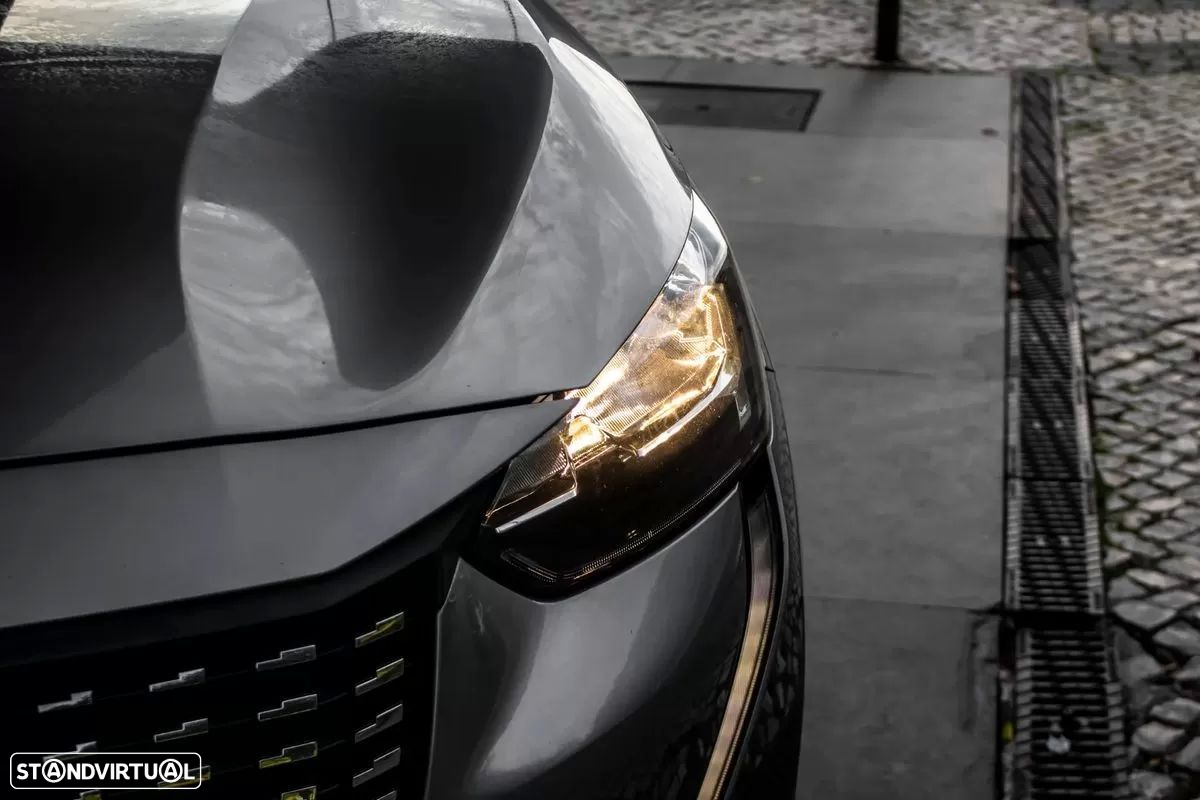 Peugeot 208 1.2 PureTech Allure EAT8 - 8