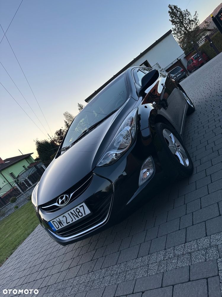 Hyundai Elantra 1.6 Comfort - 14