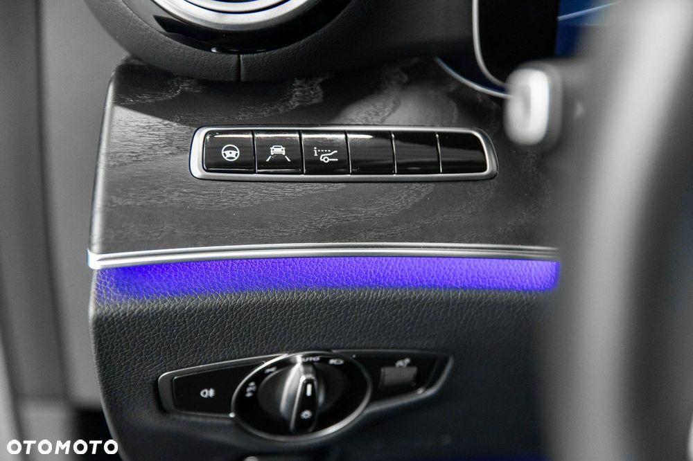 Mercedes-Benz Klasa E - 26