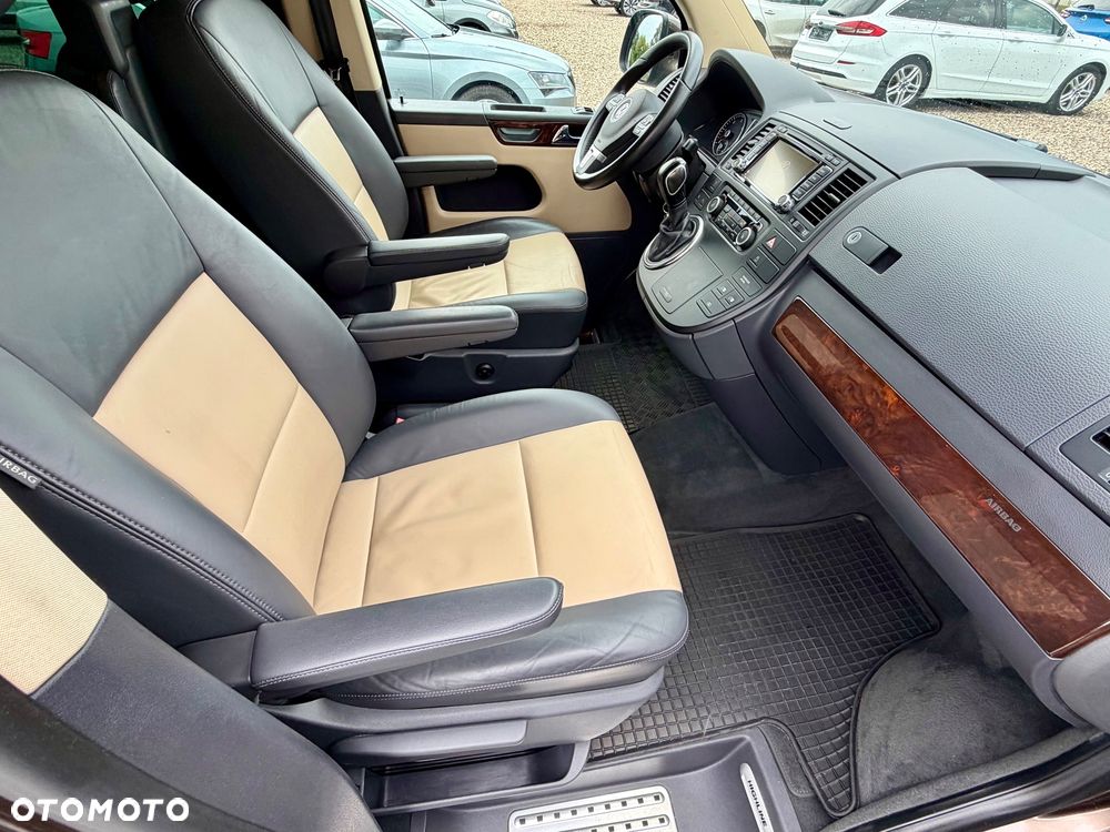 Volkswagen Multivan - 28