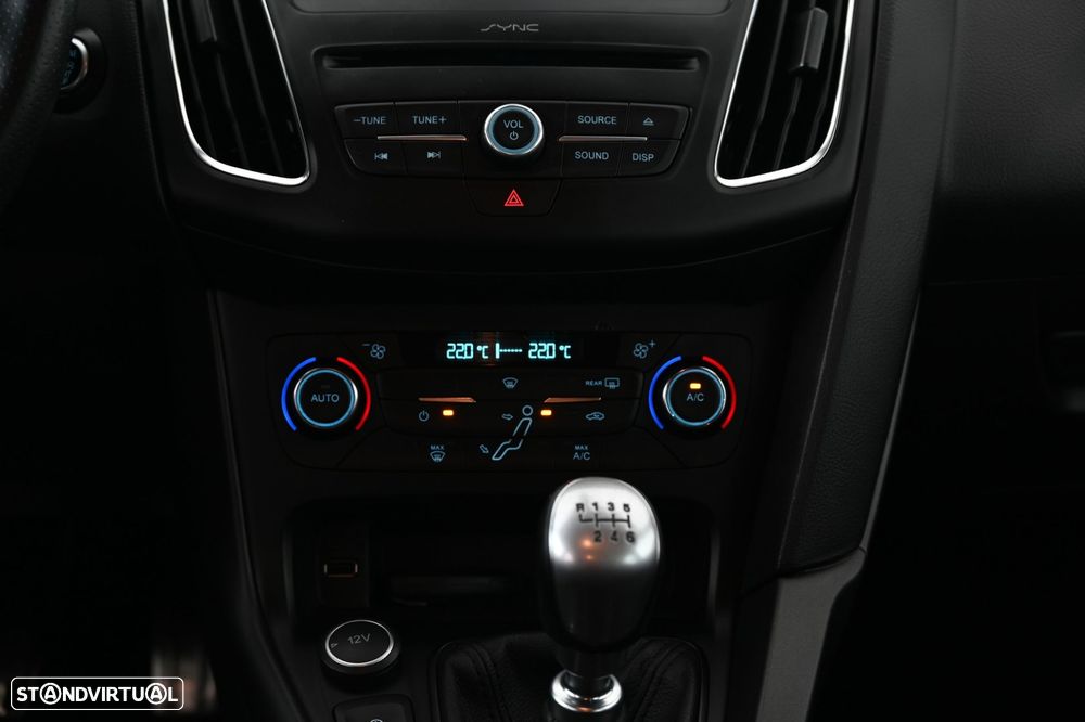 Ford Focus SW 1.5 TDCi ST-Line - 21