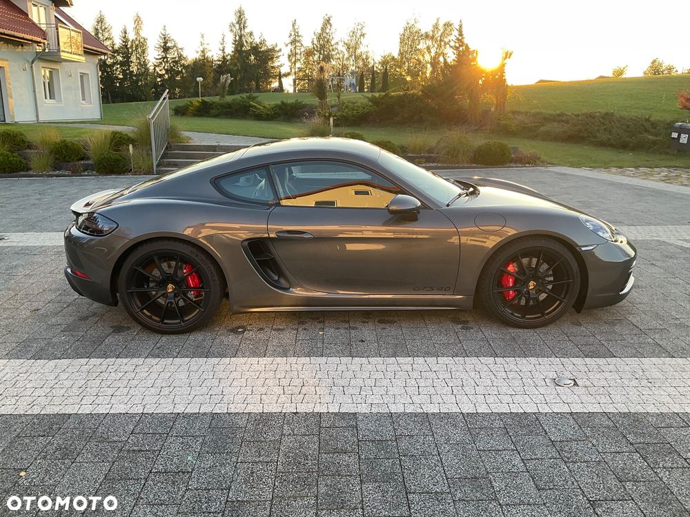 Porsche 718 Cayman - 2