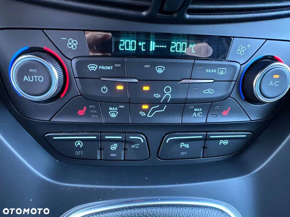 Ford Kuga 1.5 EcoBoost 2x4 ST-Line - 17