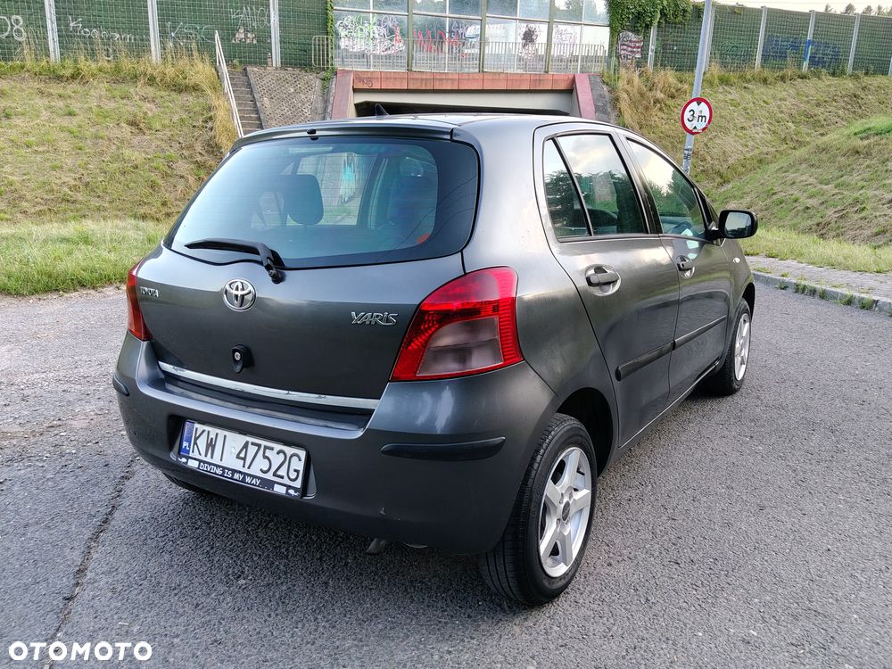 Toyota Yaris 1.0 Terra EU5 - 6