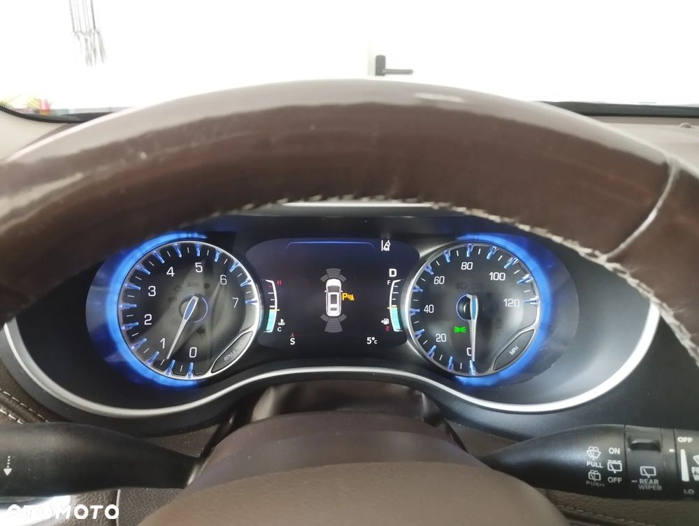 Chrysler Pacifica - 23