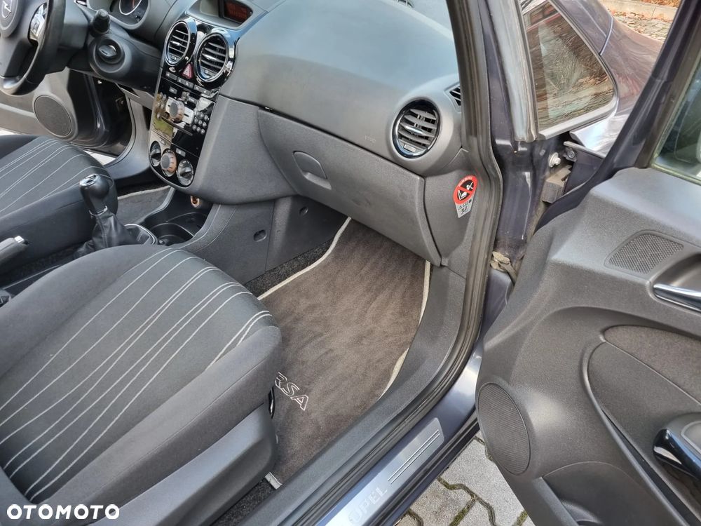 Opel Corsa 1.4 16V Innovation - 17