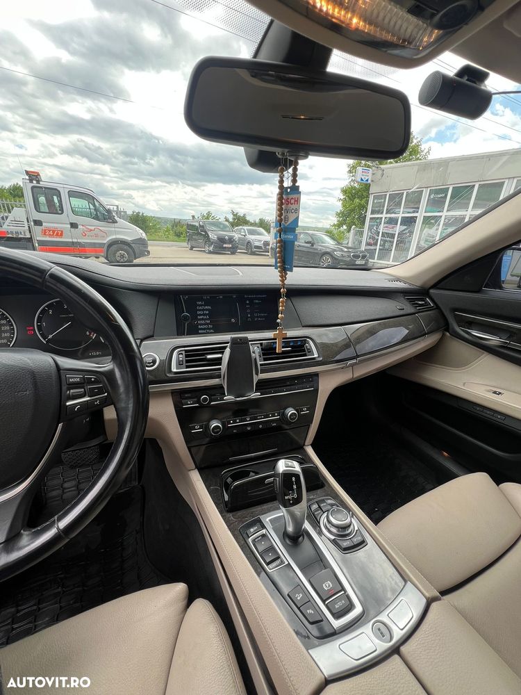 BMW Seria 7 740d xDrive - 6