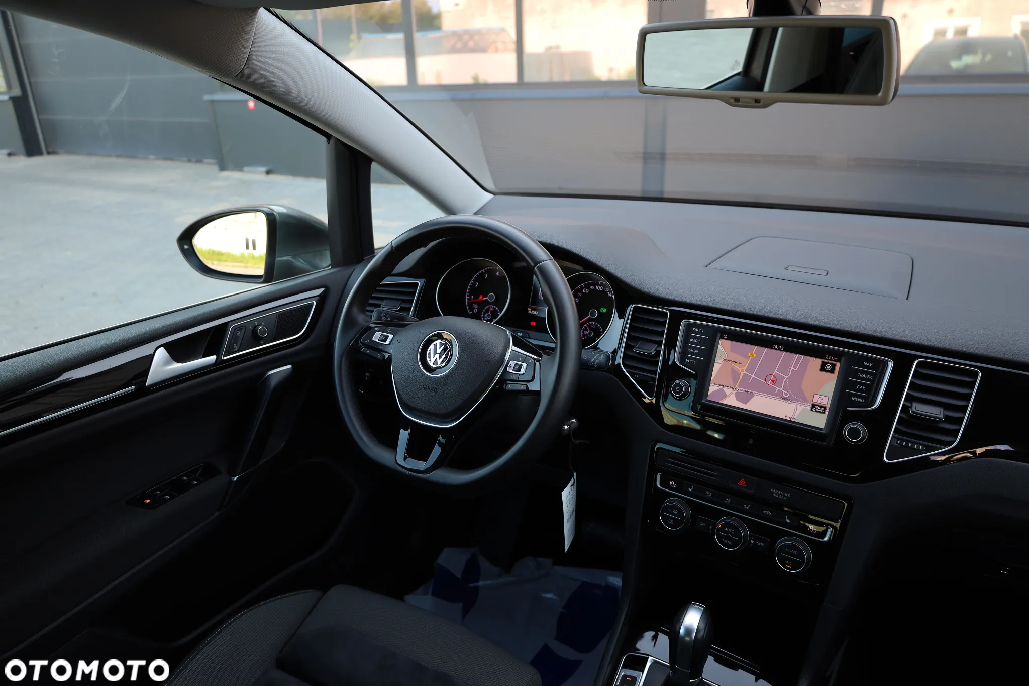 Volkswagen Golf Sportsvan 1.4 TSI (BlueMotion Technology) DSG Highline - 30