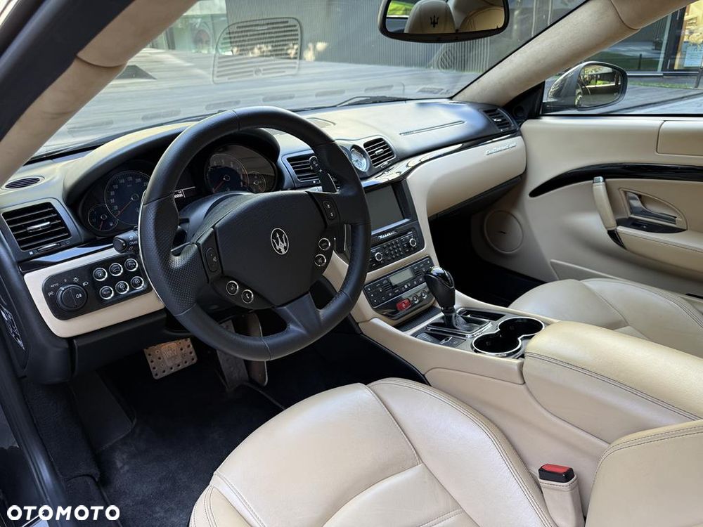 Maserati GranTurismo S Automatik - 11
