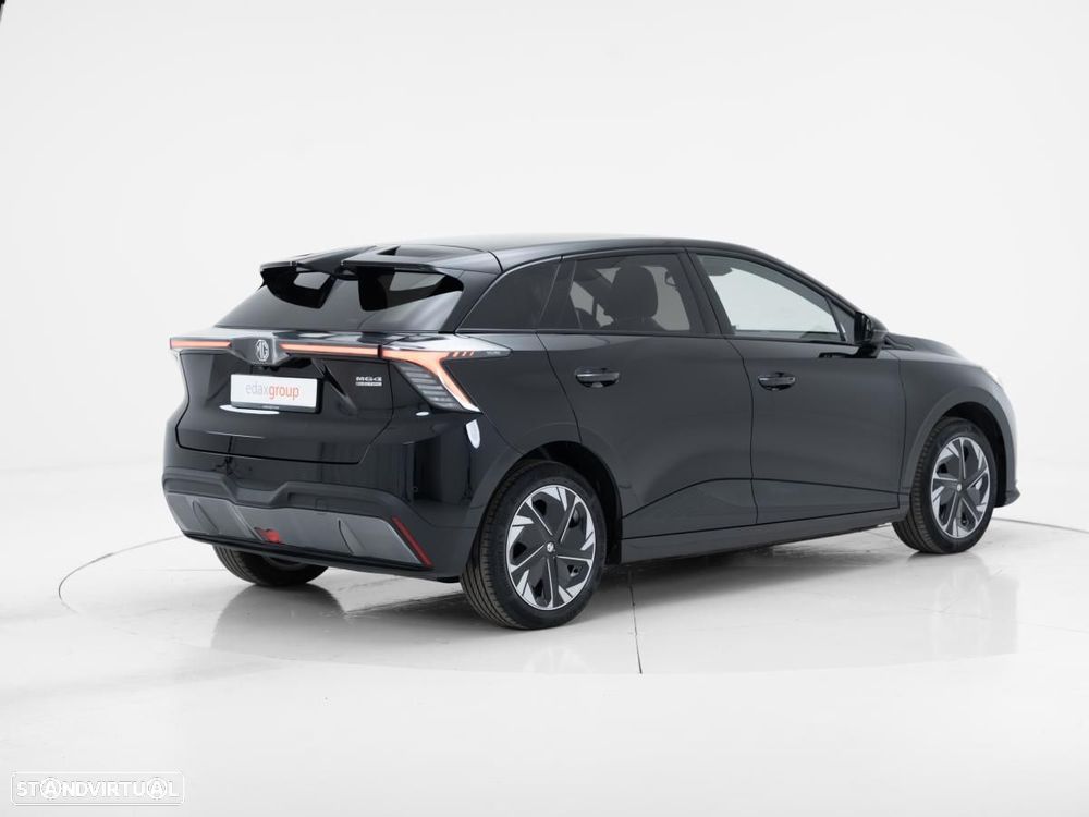 MG MG4 64 kWh Luxury - 4