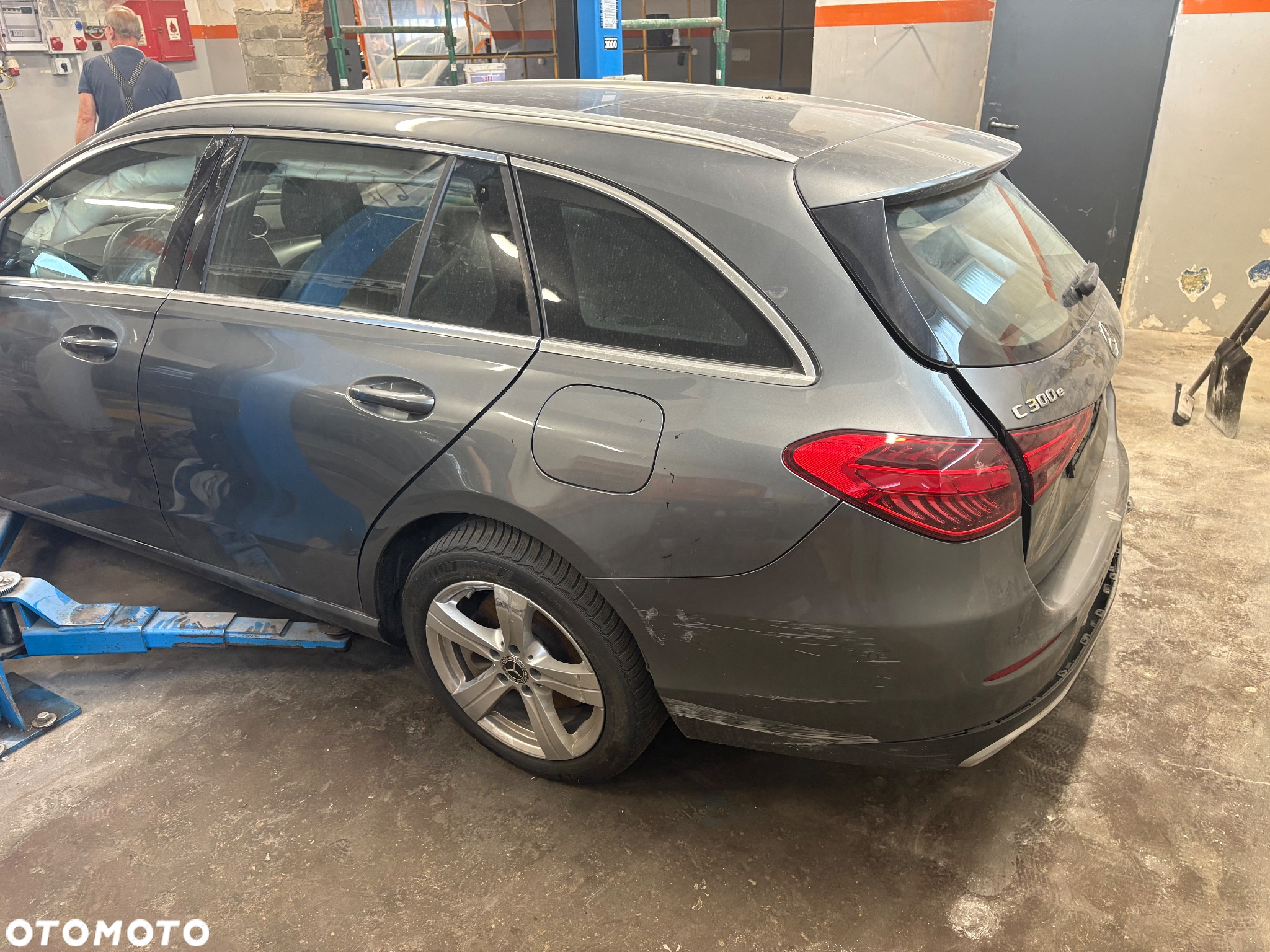 Mercedes-Benz Klasa C 300 e PHEV - 5
