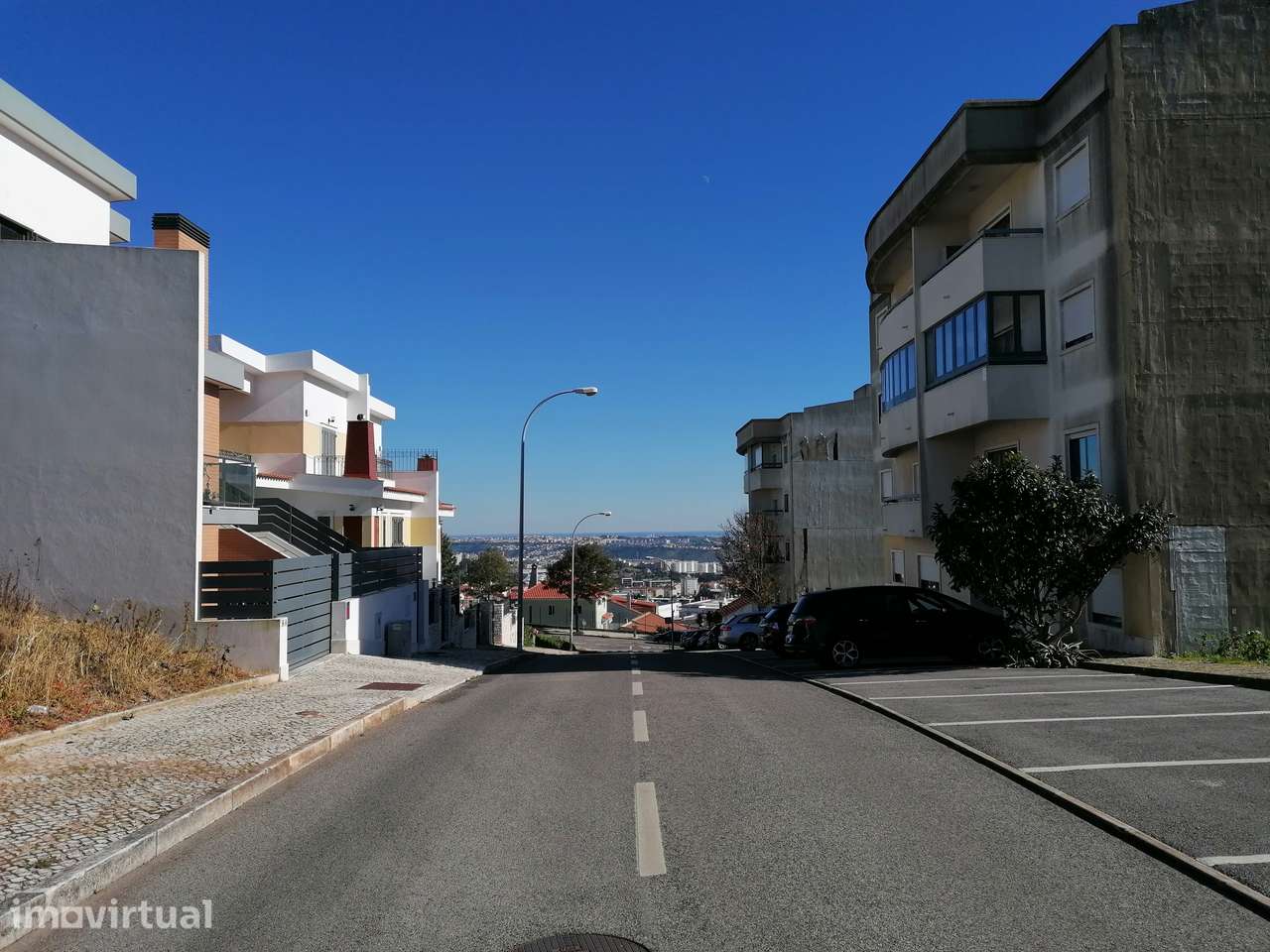 Terreno para construção de 15 fogos em Mina de Água, Amadora - Grande imagem: 4/6