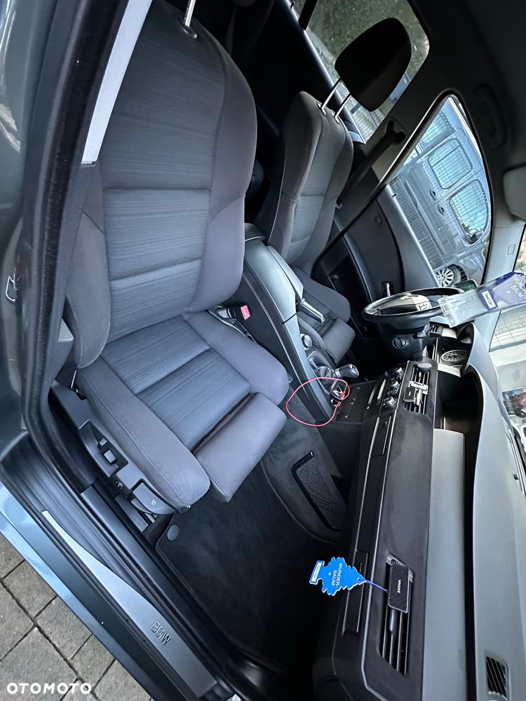 BMW Seria 5 525i - 11