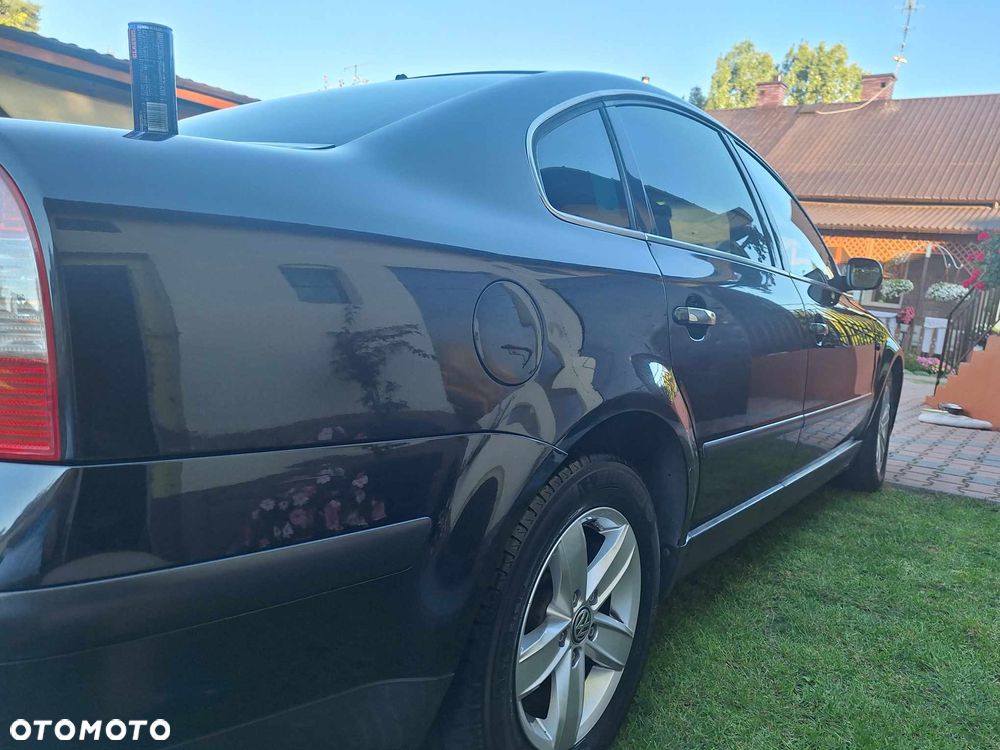 Volkswagen Passat 1.9 TDI Highline - 2