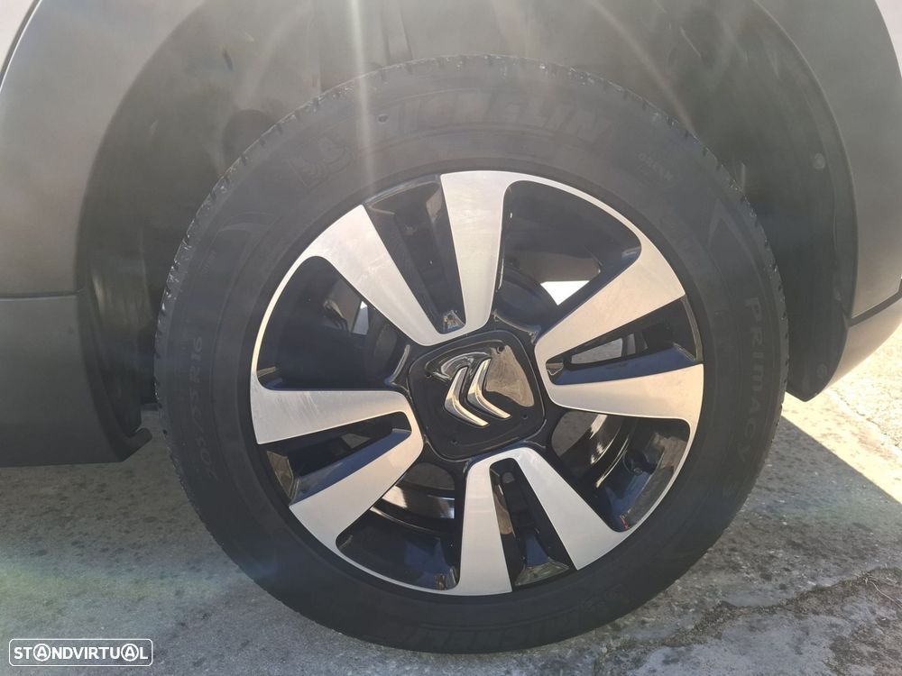 Citroën C3 1.2 PureTech Shine - 43