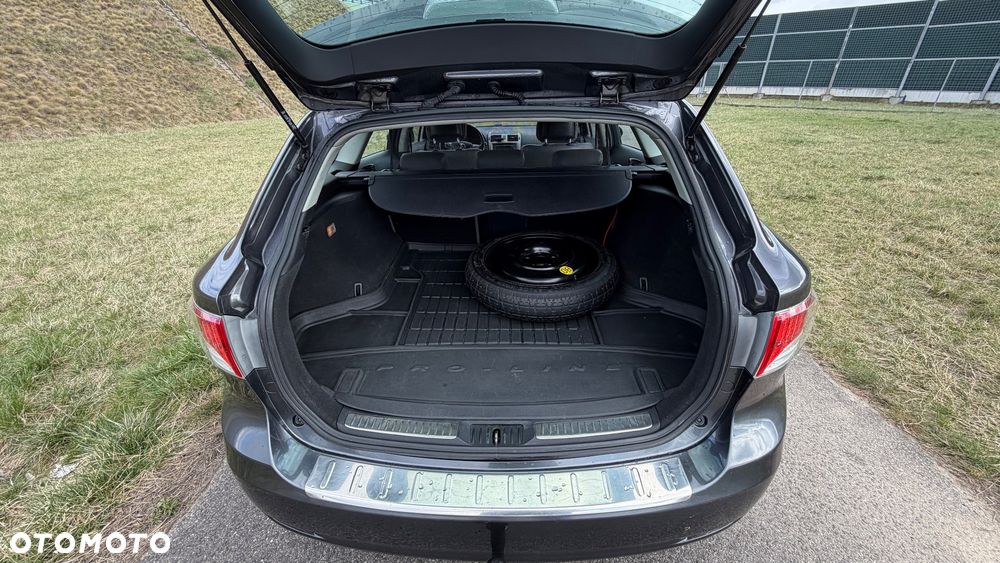 Toyota Avensis 2.0 Executive - 15