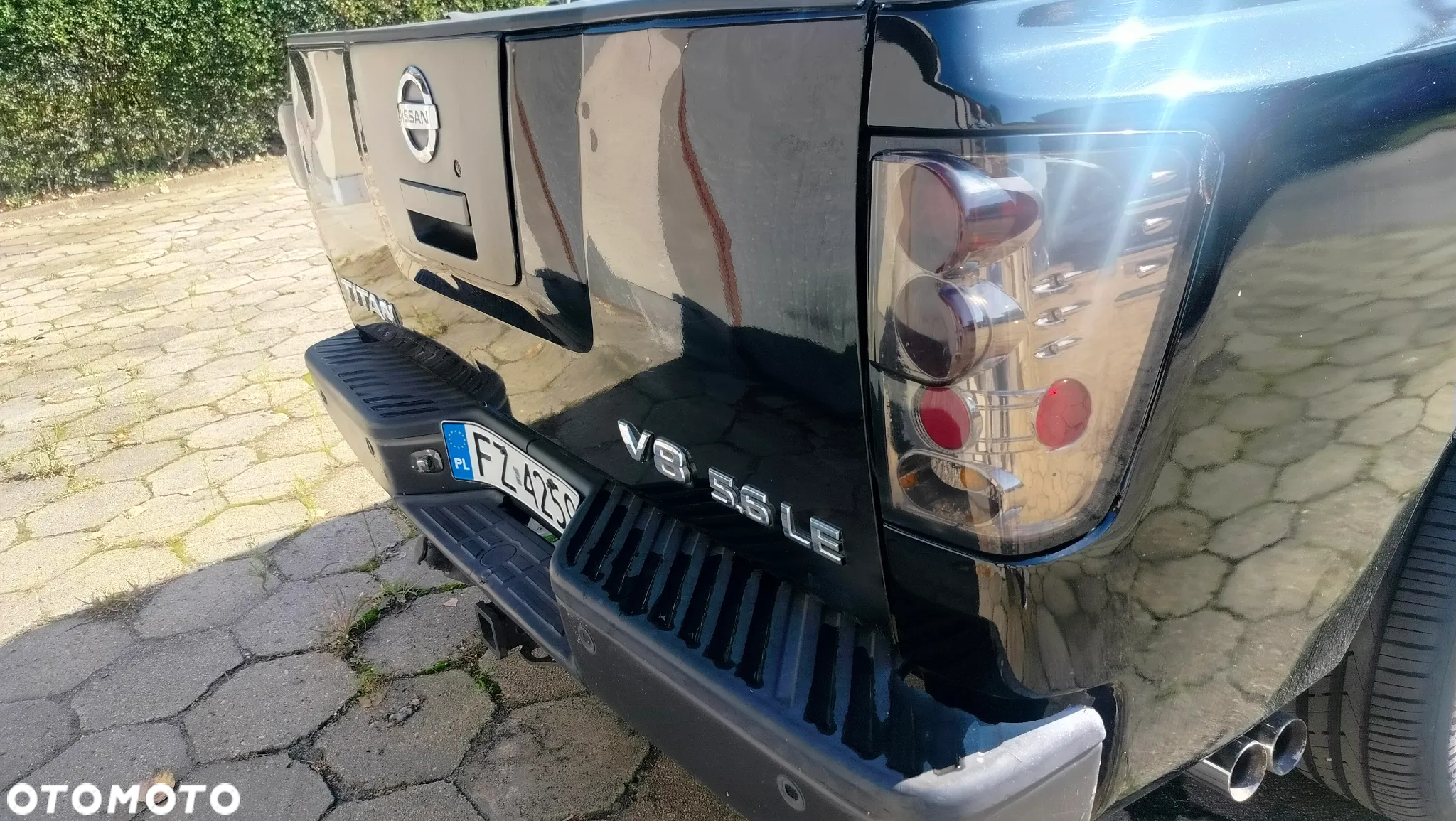 Nissan Titan 5.6 V8 LE Crew Cab - 20