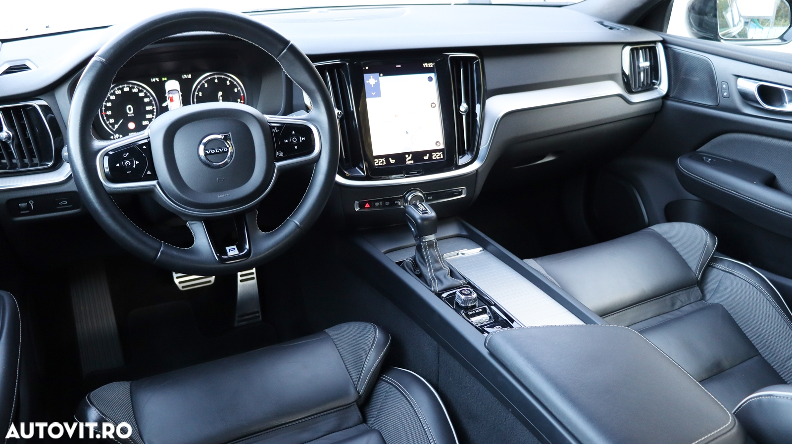 Volvo S60 T5 R-Design - 9