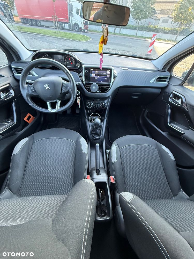 Peugeot 208 1.2 PureTech Style - 10