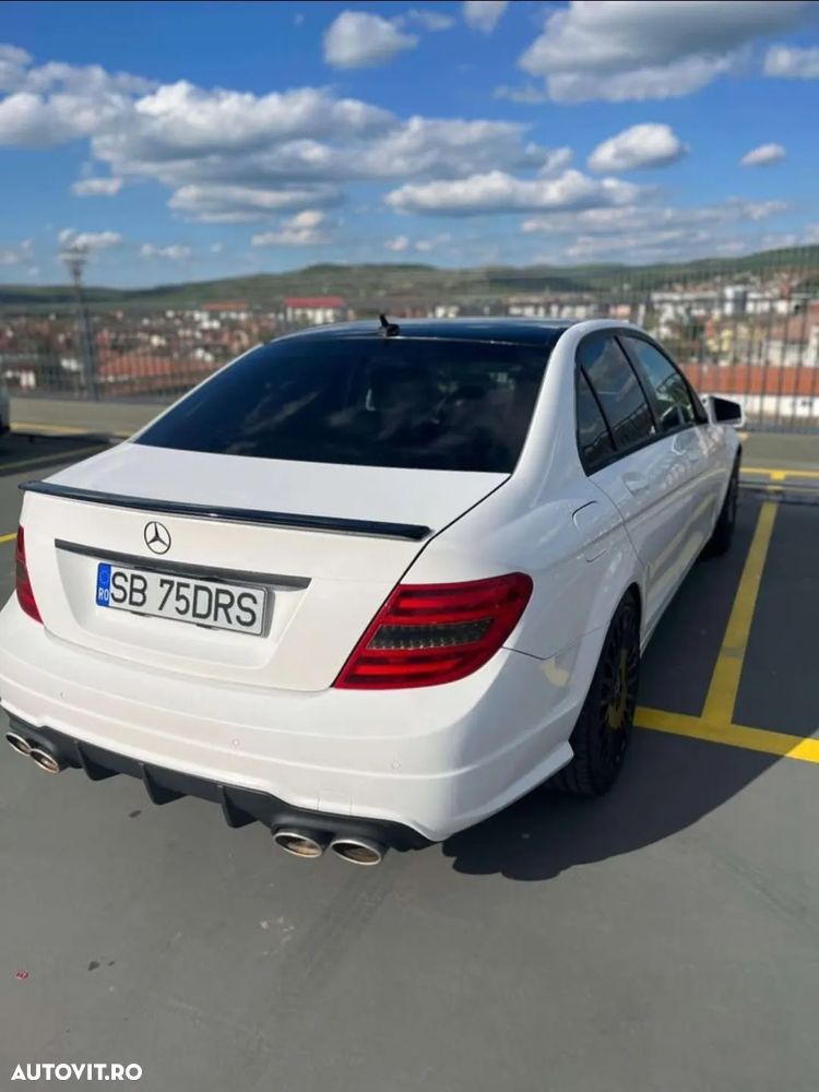 Mercedes-Benz C - 3
