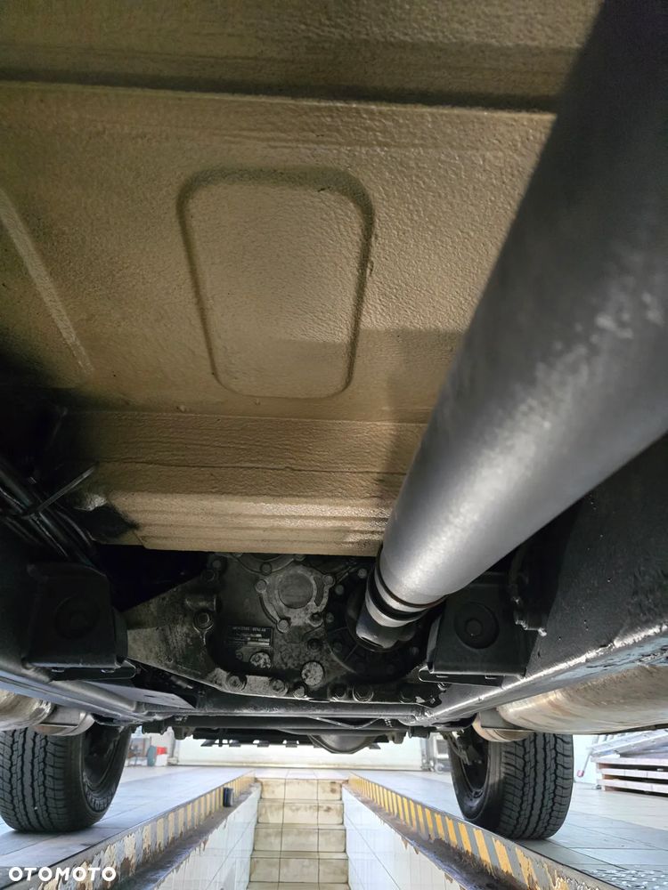 Mercedes-Benz Klasa G 500 7G-TRONIC - 27