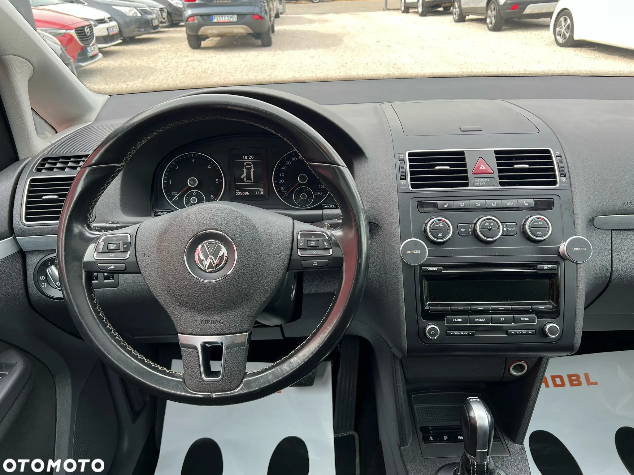 Volkswagen Touran 1.6 TDI DPF DSG Cup - 16