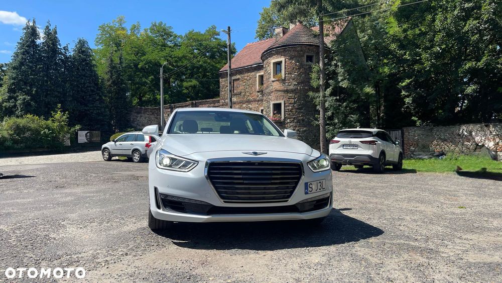 Hyundai Genesis - 3