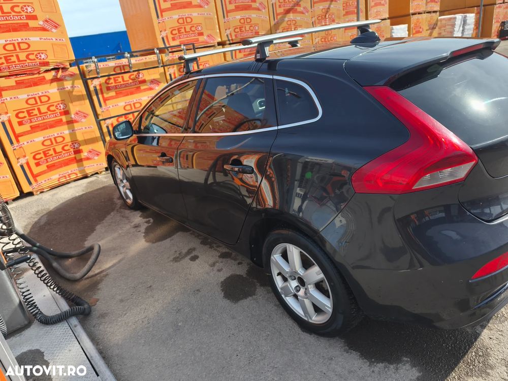 Volvo V40 D2 Powershift Momentum - 10